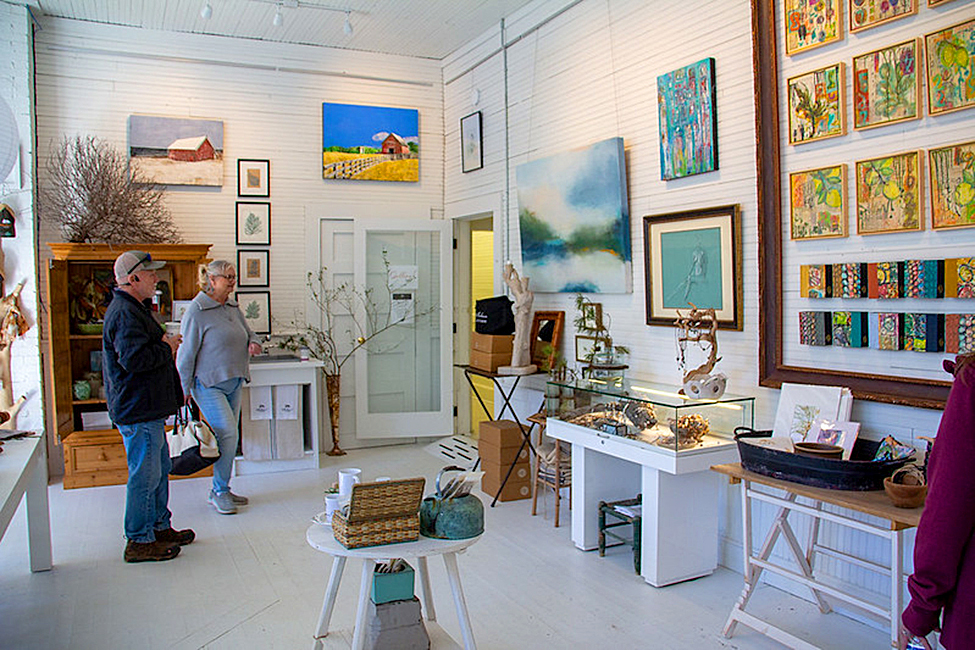 Local art gallery in Mentone area