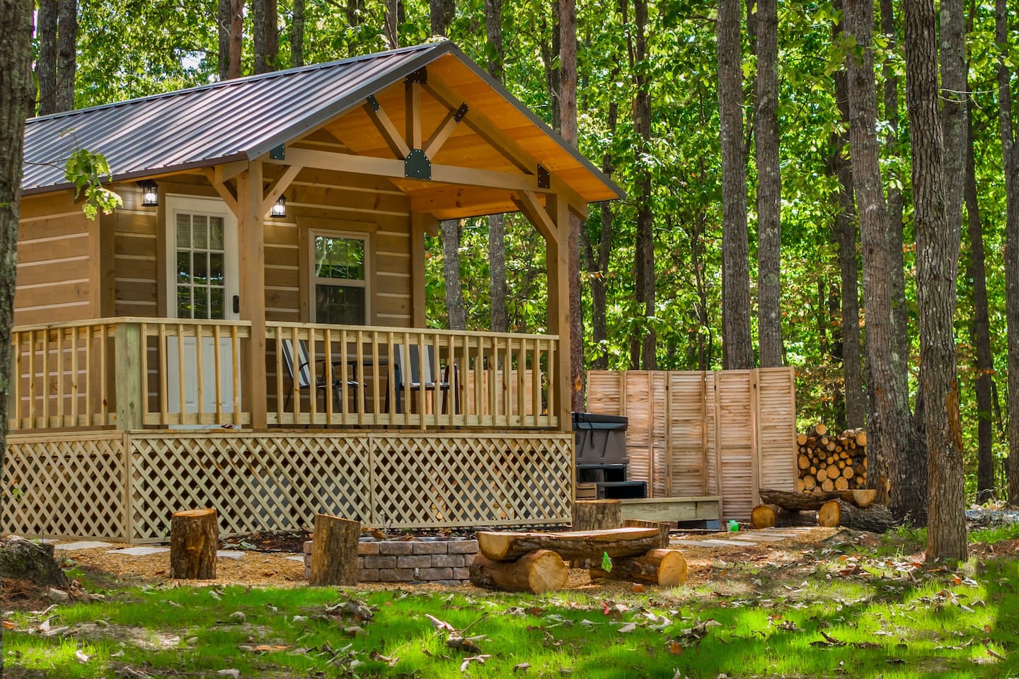 Cabin exterior in the woods near Mentone Alabama